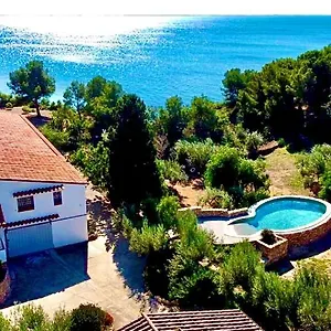 casa-del-mar-a-lametlla-santes-creus.catalonia-hotels.com/